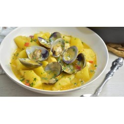 Patatas guisadas con almejas