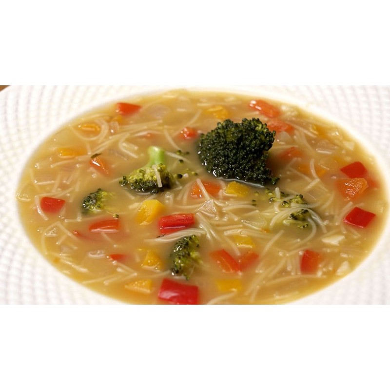 Sopa de verduras con fideos